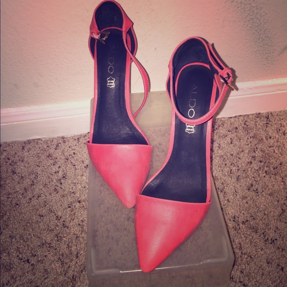 Point toed heels